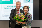 LH-Stv. Anton Lang (l.) dankte Barbara Fiala-Köck (r.), die im Herbst in den Ruhestand treten wird, für ihr kompetentes und leidenschaftliches Wirken als Tierschutzombudsfrau der Steiermark. © Land Steiermark/Robert Binder; Verwendung bei Quellenangabe honorarfrei