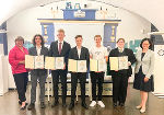 Verleihung des Prix Styria 2023: Landesbibliotheks-Direktorin Katharina Kocher-Lichem, Luca Erdkönig, Richard Hochrainer, Julius Lex Wildbacher, Tobias Hollerer, Ilvy Paierl und LAbg. Sandra Holasek (v.l.). © Landesbibliothek; Verwendung bei Quellenangabe honorarfrei Verleihung des Prix Styria 2023: Landesbibliotheks-Direktorin Katharina Kocher-Lichem, Luca Erdkönig, Richard Hochrainer, Julius Lex Wildbacher, Tobias Hollerer, Ilvy Paierl und LAbg. Sandra Holasek (v.l.).