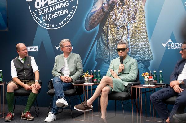 LH Drexler bei der PK mit Robbie Williams © Land Steiermark; Verwendung bei Quellenangabe honorarfrei