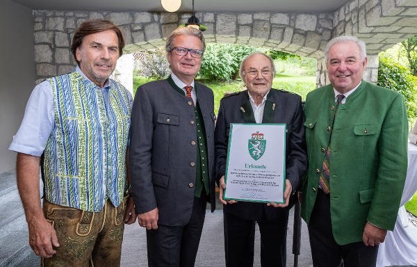 Feierliche Überreichung des Ehrenzeichens für Wissenschaft, Forschung und Kunst, I. Klasse des Landes Steiermark: LH a.D. Franz Voves, LH Christopher Drexler, Kammerschauspieler Klaus Maria Brandauer und LH a.D. Hermann Schützenhöfer. © Harald Steiner; bei Quellenangabe honorarfrei