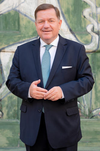 Bildungslandesrat Werner Amon unterstreicht die hohe Bedeutung von Bildungs- und Berufsorientierung. © Land Steiermark/Binder; bei Quellenangabe honorarfrei