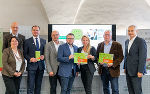 Vorstellung von „mobiREM“ im Medienzentrum Steiermark: Lisa Klasnic-Mistiloglou, Vinzenz Stepan (Elisabethinen), Walter Schippinger, Josef Harb, Hannes Schwarz, LR Juliane Bogner-Strauß, Michael Koren und Gerhard Stark (v.l.).