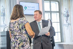 Landesrat Werner Amon verlieh in der Aula der Alten Universität in Graz Dekrete an steirische Lehrerinnen und Lehrer. © Land Steiermark/Foto Fischer; Verwendung bei Quellenangabe honorarfrei