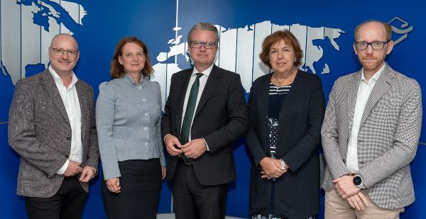 Cargo Center-Geschäftsführer Brugger, Botschafterin Ellison-Kramer, LH Drexler, Hafen Koper-CEO Nevenka Kržan, Hafen Koper-Vorstandsmitglied Vojko Rotar © Land Steiermark; bei Quellenangabe honorarfrei