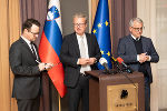 LH Drexler bei einer Pressekonferenz mit Wirtschaftsminister Han in Ljubljana