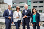 v.l.: Martin Payer (kaufmännischer GF der FHJ), Barbara Eibinger-Miedl (Wissenschafts- und Forschungslandesrätin), Günter Riegler (Stadtrat Graz), Corinna Engelhardt-Nowitzki (wissenschaftliche GF der FHJ).