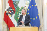 Landeshauptmann Christopher Drexler dankte dem Kriseninterventionsteam Land Steiermark für den großen Einsatz in den letzten 25 Jahren.