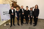 Bei der Eröffnung im Austrian Cultural Forum New York: Alexander Kada (Idee mobiler Pavillon), Astrid Kury (Kuratorin), Landeshauptmann Christopher Drexler und die Künstlerinnen und Künstler Azra Aksamija, Michaela Grill, Benedikt Justus Alphart (v.l.) © Foto: Universalmuseum Joanneum/J.J. Kucek