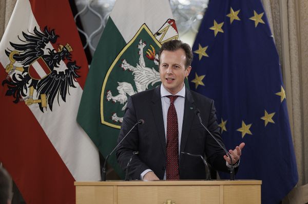 Der neue steirische Sportlandesrat Karlheinz Kornhäusl dankte steirischen Sportfunktionärinnen und Sportfunktionären für ihr langjähriges Engagement. © Land Steiermark/Scheriau; Verwendung bei Quellenangabe honorarfrei