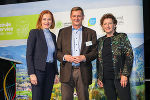 Klimaschutz-Gemeindekonferenz in Leoben: LR Simone Schmiedtbauer, Städtebund-Präsident Bgm. Kurt Wallner und LR Ursula Lackner (v.l.) © Land Steiermark/Freisinger; Verwendung bei Quellenangabe honorarfrei