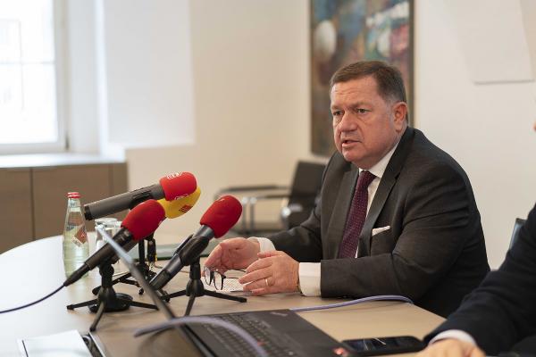 Bildungslandesrat Werner Amon im Steirischen Presseclub. © Land Steiermark/Peter Drechsler; Verwendung bei Quellenangabe honorarfrei
