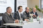 Pressekonferenz zum Weltcup in der Ramsau im Medienzentrum Steiermark: Bgm. Ernst Fischbacher, LR Karlheinz Kornhäusl, Alois Stadlober und Karl Fischbacher (v.l.)
