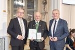 Großes Ehrenzeichen des Landes Steiermark: LH Christopher Drexler, Gerhard Kobinger und LH-Stv. Anton Lang (v.l.)