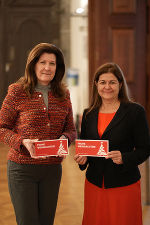 SPÖ-Soziallandesrätin Doris Kampus (r.) und STVP-Klubobfrau Barbara Riener: „Weihnachtsbeihilfe für Menschen in großer Not.“