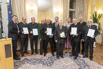 LH Drexler (M.) und LAbg. Klaus Zenz (l.) überreichten Große Ehrenzeichen des Landes Steiermark an Bgm. a.D. Karl Ziegler, Bgm. a.D. Karl Zimmermann, Bgm. a.D. Anton Weber, Bgm. a.D. Anton Scherbinek, Bgm. a.D. Franz Rathkolb, Bgm. a.D. Eva Leitold, Bgm. a.D. Johann Schirnhofer, Bgm. a.D. Karl Brodschneider und Bgm. a.D. Johann Handler (v.l.)