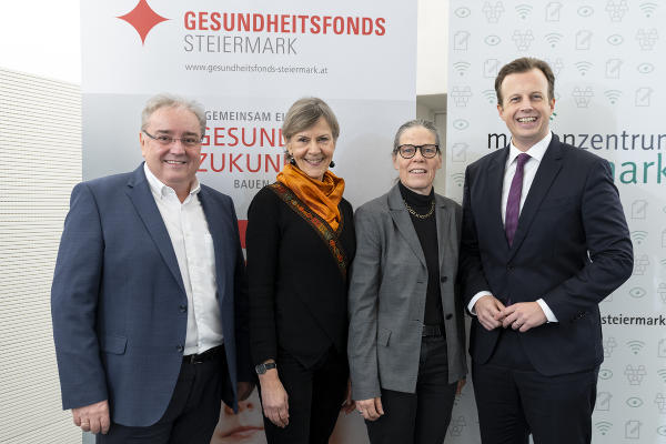 Gesundheitslandesrat Karlheinz Kornhäusl, Isabel Böge, Susanna Krainz, Vinzenz Harrer (v.r.) präsentierten ein Paket zur Versorgung für die psychische Gesundheit der Steirerinnen und Steirer. © Land Steiermark/ Binder