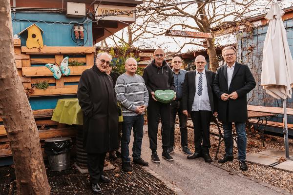 LH Christopher Drexler und Bischof Wilhelm Krautwaschl beim Besuch im VinziDorf. © Land Steiermark/Michaela Lorber