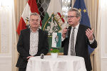 Landeshauptmann Christopher Drexler betont in seiner Ansprache den steirischen Weg des Miteinanders © Foto: Land Steiermark/Binder; bei Quellenangabe honorafrei Landeshauptmann Christopher Drexler betont in seiner Ansprache den steirischen Weg des Miteinanders