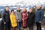 LR Karlheinz Kornhäusl, LT-Präs. Manuela Khom, LH Christopher Drexler, Ski Austria-Präsidentin Roswitha Stadlober, LR Werner Amon, Bgm. Hermann Trinker (v.l.)