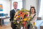 Landeshauptmann Christopher Drexler mit Blumenkönigin Verena I.