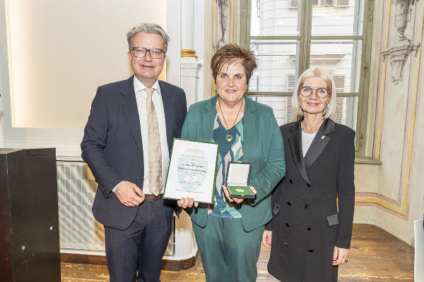 LH Christopher Drexler und 2. LT-Präs. Gabriele Kolar mit Silvia Renhart. © Foto: Land Steiermark/Foto Fischer; bei Quellenangabe honorarfrei