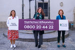 Die Landesrätinnen Doris Kampus und Simone Schmiedtbauer mit der Expertin Michaela Gosch, Geschäftsführerin der Frauenhäuser Steiermark. © Land Steiermark/bei Quellenangabe honorarfrei