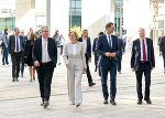 LH Christopher Drexler mit Gastgeberin LH Johanna Mikl-Leitner sowie LH Markus Wallner und LH Peter Kaiser bei der Landeshauptleutekonferenz in St. Pölten.