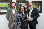 Laden zum Kunstgenuss in der Grazer Burg: Künstler Klaus Baumgartner, LAD Brigitte Scherz-Schaar und LH Christopher Drexler (v.l.) bei der Vernissage der Ausstellung „Freilicht“.