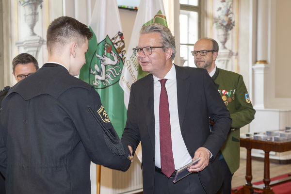 72 Musikerinnen und Musiker erhielten das Leistungsabzeichen in Gold des Österreichischen Blasmusikverbandes. © Land Steiermark/Foto Fischer; bei Quellenangabe honorarfrei