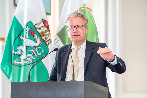 LH Christopher Drexler würdigte die Bedeutung der Blasmusik für die Steiermark. © Foto: Land Steiermark/Foto Fischer; Verwendung bei Quellenangabe honorarfrei