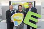 Laden zum „Langen Tag der Energie“ am 22. Juni: Landesrätin Ursula Lackner und die Energie Steiermark-Vorstände Christian Purrer (l.) und Martin Graf (r.). © Foto: Land Steiermark/Robert Binder; Verwendung bei Quellenangabe honorafrei Laden zum „Langen Tag der Energie“ am 22. Juni: Landesrätin Ursula Lackner und die Energie Steiermark-Vorstände Christian Purrer (l.) und Martin Graf (r.).