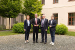 LR Simone Schmiedtbauer, LH Christopher Drexler, LH-Stv. Anton Lang und KO Hannes Schwarz im Innenhof der ehemaligen Tabakfabrik in Fürstenfeld – ein Musterbeispiel für Gebäuderevitalisierung in dem über 80 geförderte, leistbare Wohnungen realisiert worden sind. © Land Steiermark/Benjamin Gasser; bei Quellenangabe honorarfrei LR Simone Schmiedtbauer, LH Christopher Drexler, LH-Stv. Anton Lang und KO Hannes Schwarz im Innenhof der ehemaligen Tabakfabrik in Fürstenfeld – ein Musterbeispiel für Gebäuderevitalisierung in dem über 80 geförderte, leistbare Wohnungen realisiert worden sind.