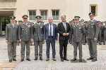 Tag der Führungskräfte des Bundesheeres im Grazer Burghof: Präsident Karl Bauer (Offiziersgesellschaft Steiermark), Militärkommandant Heinz Zöllner, Leutnant Paul Weiler, LH-Stv. Anton Lang, LH Christopher Drexler, Wachtmeister Marcel Huber und Präsident Andreas Matausch (Unteroffiziersgesellschaft) (v.l.)