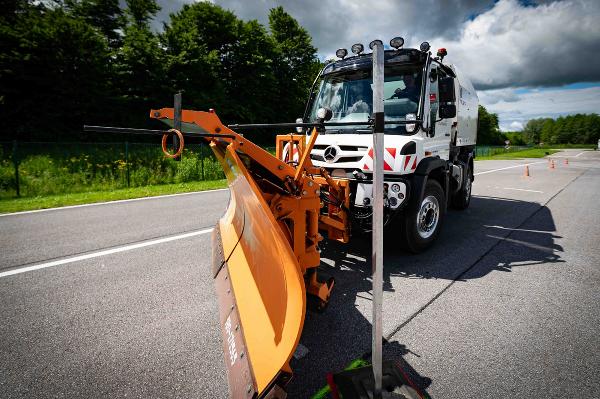 Herausforderung: Ringaufnahme mit einem UNIMOG 423 © Land Steiermark/Bektas