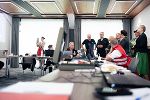LH Christopher Drexler besuchte den Stützpunkt der Einsatzorganisationen, die für den sicheren Ablauf des Narzissenfestes sorgen. © Land Steiermark/Fabian Hasler; Verwendung bei Quellenangabe honorarfrei LH Christopher Drexler besuchte den Stützpunkt der Einsatzorganisationen, die für den sicheren Ablauf des Narzissenfestes sorgen.