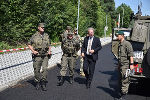 Der Landeshauptmann zu Besuch bei den eingesetzten Soldatinnen und Soldaten der Schutzschild24