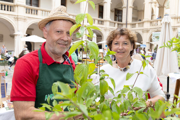 „Markt der Artenvielfalt“ in Graz: 37 steirische Organisationen stellten ihre initiativen zum Naturschutz vor © Naturparke Steiermark/Harry Schiffer