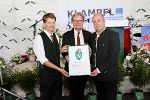 LH Drexler mit Helmut Klampfl (links) und Johann Klampfl (rechts)