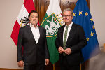 Landeshauptmann Christopher Drexler traf Arnold Schwarzenegger zu Gesprächen in seinem Büro © Land Steiermark / Michaela Lorber Landeshauptmann Christopher Drexler traf Arnold Schwarzenegger zu Gesprächen in seinem Büro