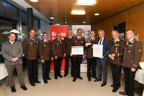 Überreichung der Tierschutzpreise des Landes Steiermark: Die Freiwillige Feuerwehr Gössendorf wurde für ihre Spezialeinheit für „Tierrettung“ ausgezeichnet. © Land Steiermark/Zick; Verwendung bei Quellenangabe honorarfrei