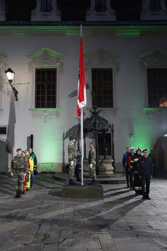 Flaggenparade im Landhaushof © Land Steiermark/Foto Fischer; Verwendung bei Quellenangabe honorarfrei