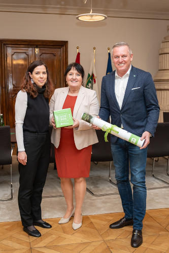 LH Mario Kunasek, LH-Stv. Manuela Khom und Birgitta Thurner (v.r.) © Land Steiermark/ Jesse Streibl