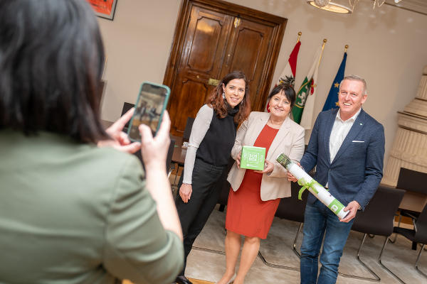 LH Mario Kunasek, LH-Stv. Manuela Khom und Birgitta Thurner (v.r.) © Land Steiermark/ Jesse Streibl