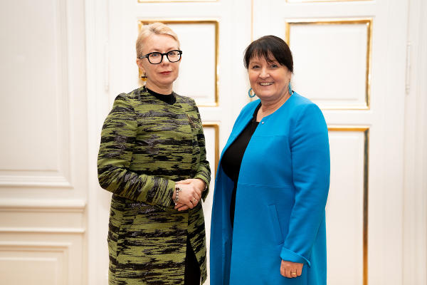 LH-Stv. Manuela Khom begrüßte die litauische Botschafterin Lina Rukštelienė (l.) in der Grazer Burg. © Land Steiermark/Streibl; bei Quellenangabe honorarfrei