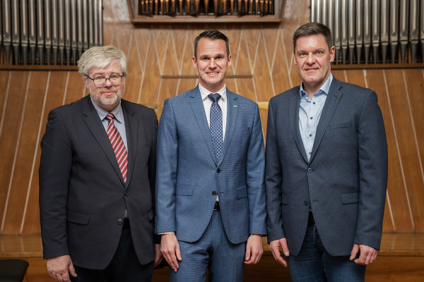 Plädoyer für Musiknachwuchs: Eduard Lanner, Landesrat Stefan Hermann und Robert Ederer (v.l.). © Land Steiermark/Andreas Resch; Verwendung bei Quellenangabe honorarfrei
