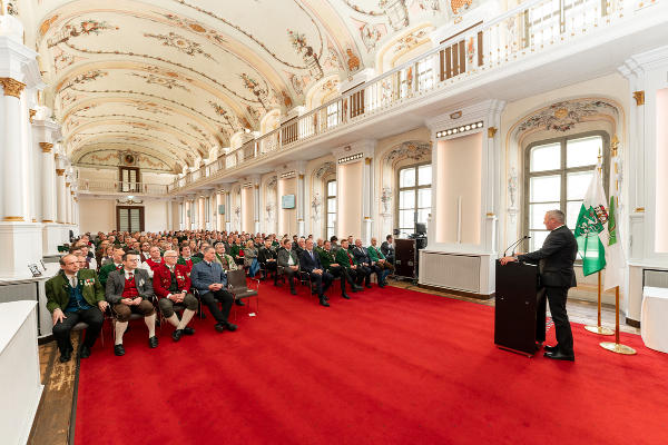 LH Mario Kunasek bei seiner Rede vor den Vertreterinnen und Vertretern der steirischen Blasmusik-Szene. © Land Steiermark/ Binder