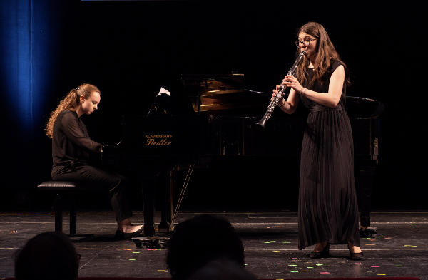 Insgesamt 15 Auftritte von Solisten und Ensembles begleiteten durch den Abend  © Freiberger