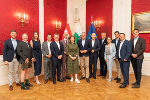 Landeshauptmann Mario Kunasek und Landesrätin Simone Schmiedtbauer diskutierten mit Experten und Regierungskollegen über Gegenwart und Zukunft der steirischen Holzwirtschaft. © Foto: Land Steiermark/Andreas Resch; bei Quellenangabe honorarfrei