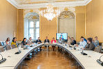Im Rittersaal des Landhauses tagte heute erstmals der Beirat Gewaltprävention. Nach dem Amoklauf in Graz sollen Schulen sicherer gemacht werden. © Land Steiermark/Robert Binder; Verwendung bei Quellenangabe honorarfrei