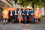Helmut Erblehner (Straßenmeisterei Graz Nord), Christina Pusnik, Alexander Tritthart, LR Claudia Holzer, LH Mario Kunasek, STED-Chef Franz Zenz, Christian Pusnik, Franz Affenberger von der Meisterei Graz Nord (v.l.).
 
 